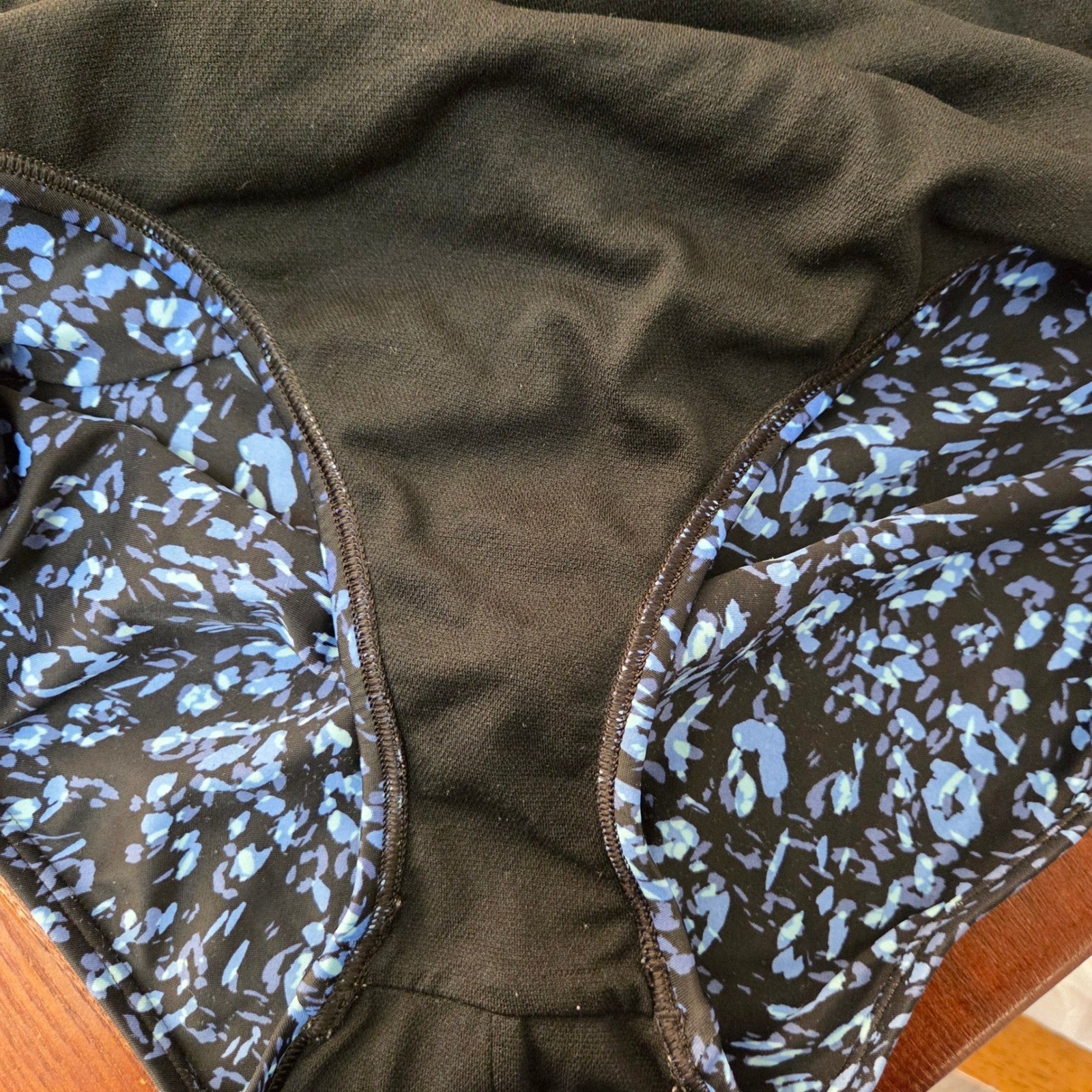 Speedo Black & Blue One Piece Swimsuit Women’s size 6