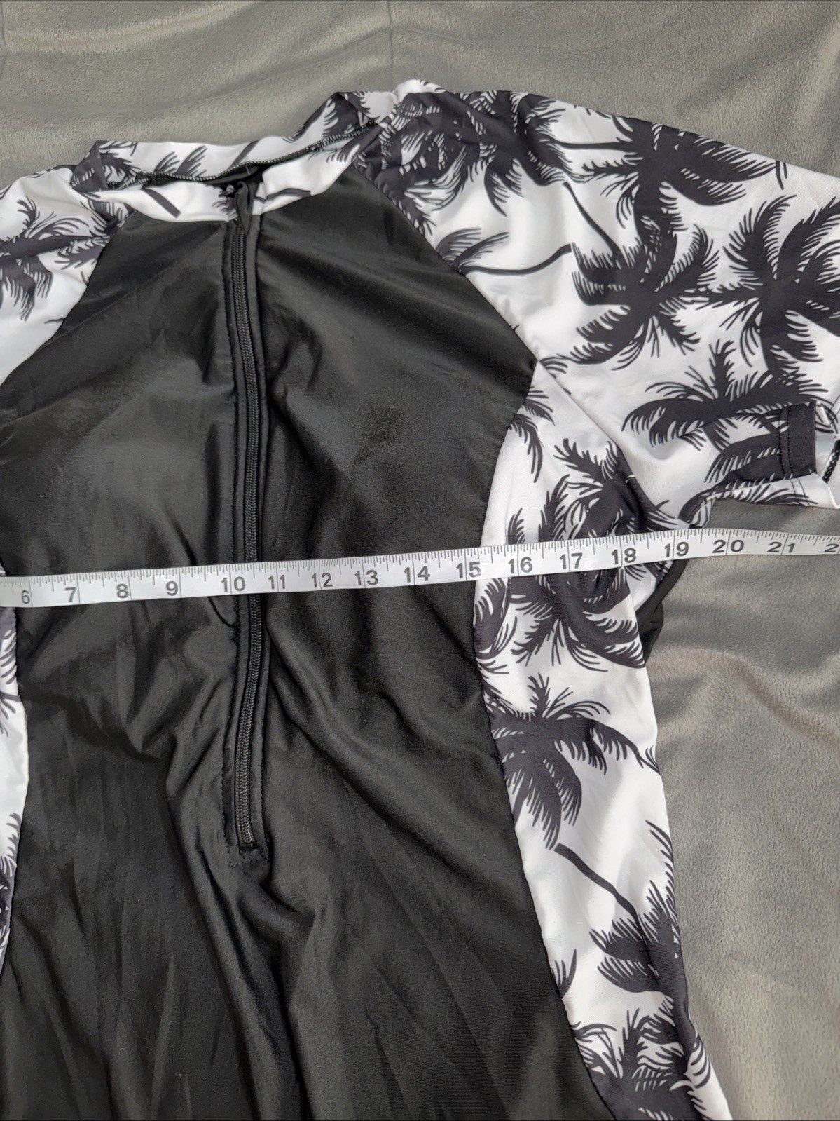 Unbranded Women’s Short Sleeve, Shorts 1pc 3/4 Zip Up Surfing Swim Suit Sz 4XL