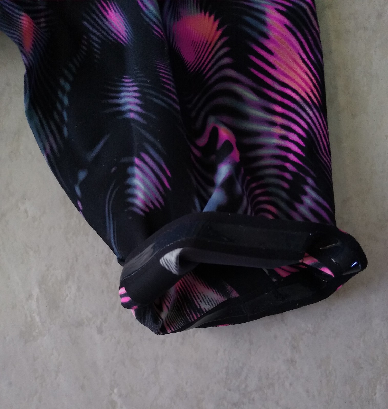 TYR Venzo Genesis Closed Back Tech Swim Suit Color Steel Pink Size 20 Technical