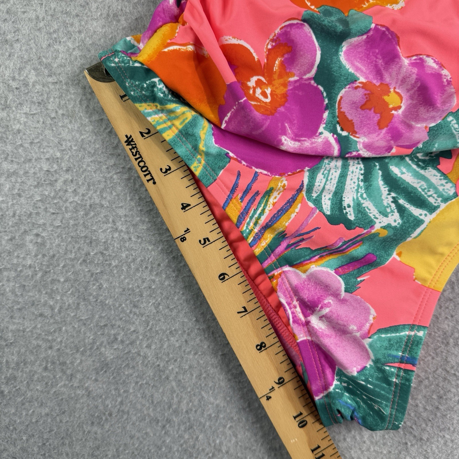 La Blanca Women 6 Twist Keyhole One Piece Swimsuit Floral NWOT Colorful Tropical