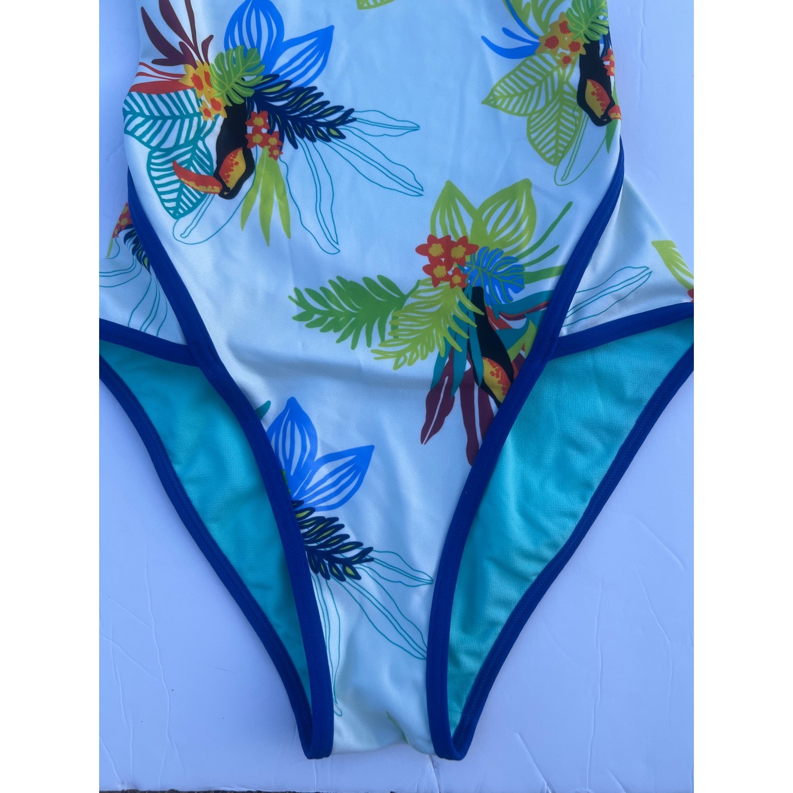 Arena Toucan Super Fly Back One Piece Swimsuit Tropical Floral Size 32