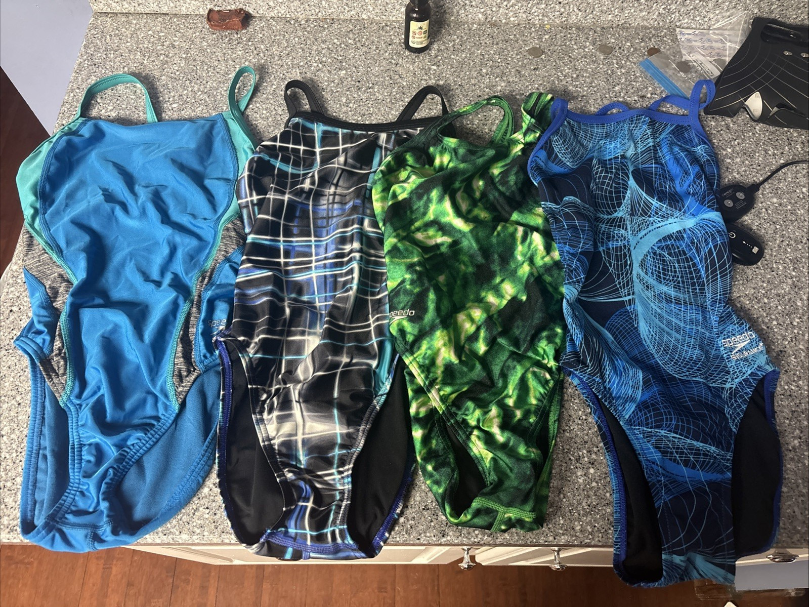 Girls/Women’s Swimming One Piece Swimsuits.. sz 26 nwt endurance/3 sz 28 Euc/lot