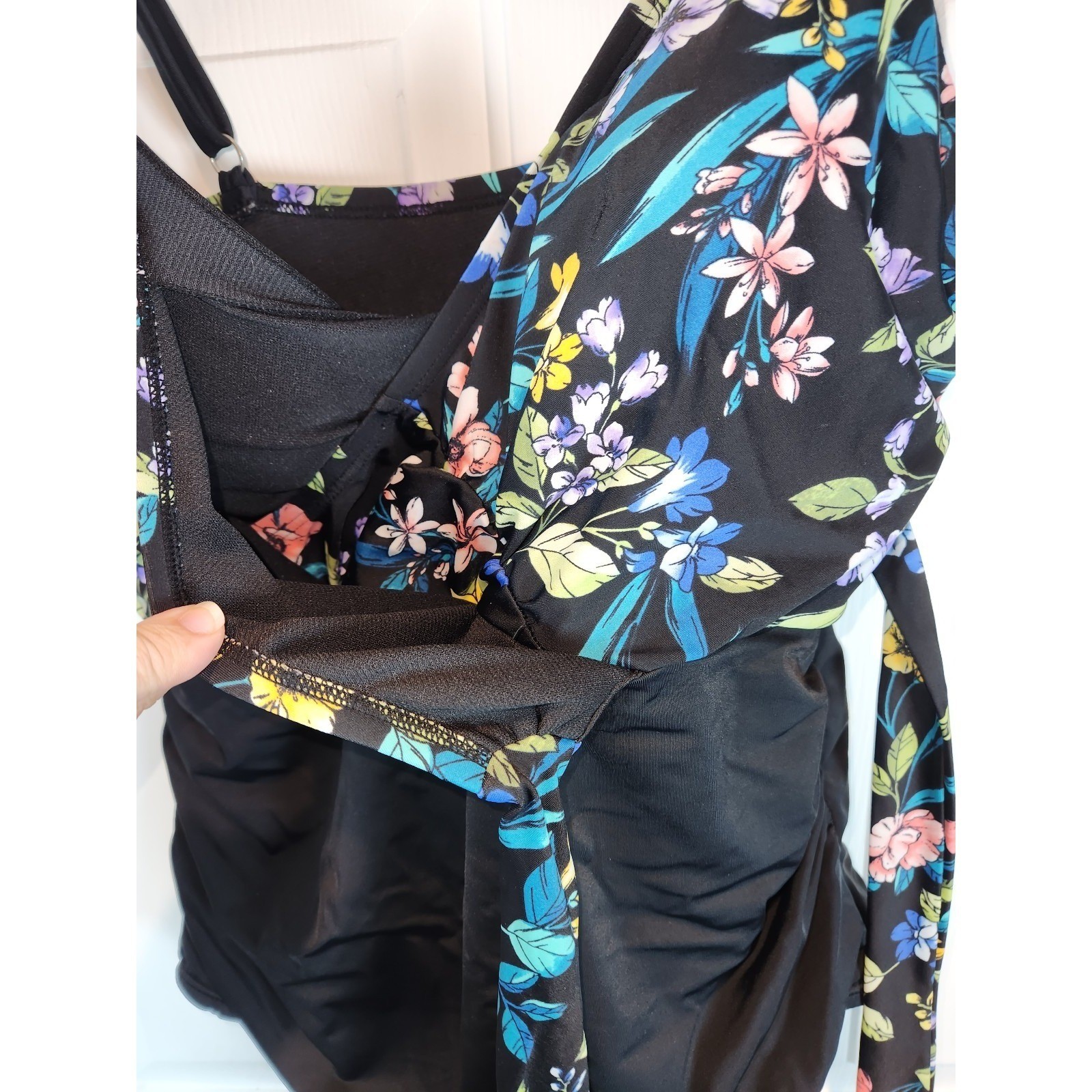 Women’s sz 1X 16W 18W One Piece Swimsuit Time and Tru Black Floral