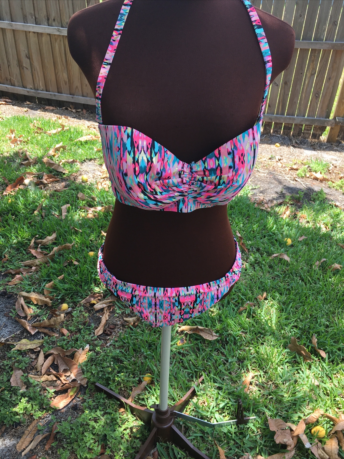 NWOT SHADE&SHORE WOMENS SWIMSUIT ( 2PC) SIZE XLARGE