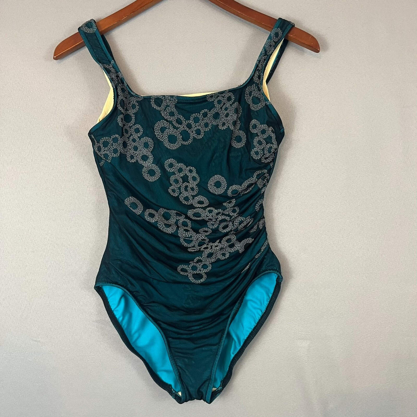 Miraclesuit Swimsuit Women’s 8 Deep Green Mesh Stretch One Piece Built In Bra