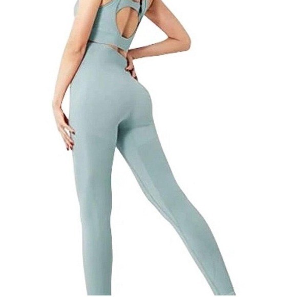 FRESOUGHT Women’s 2 Piece Seamless Workout Set Green Size M Activewear