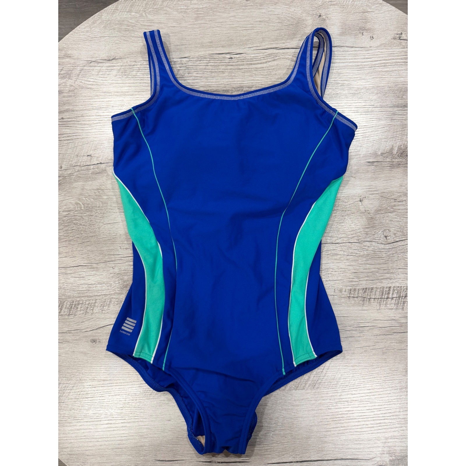 Lands’ End Scoop Neck Tugless Sport One Piece Swimsuit Size 8 DD Blue Aqua