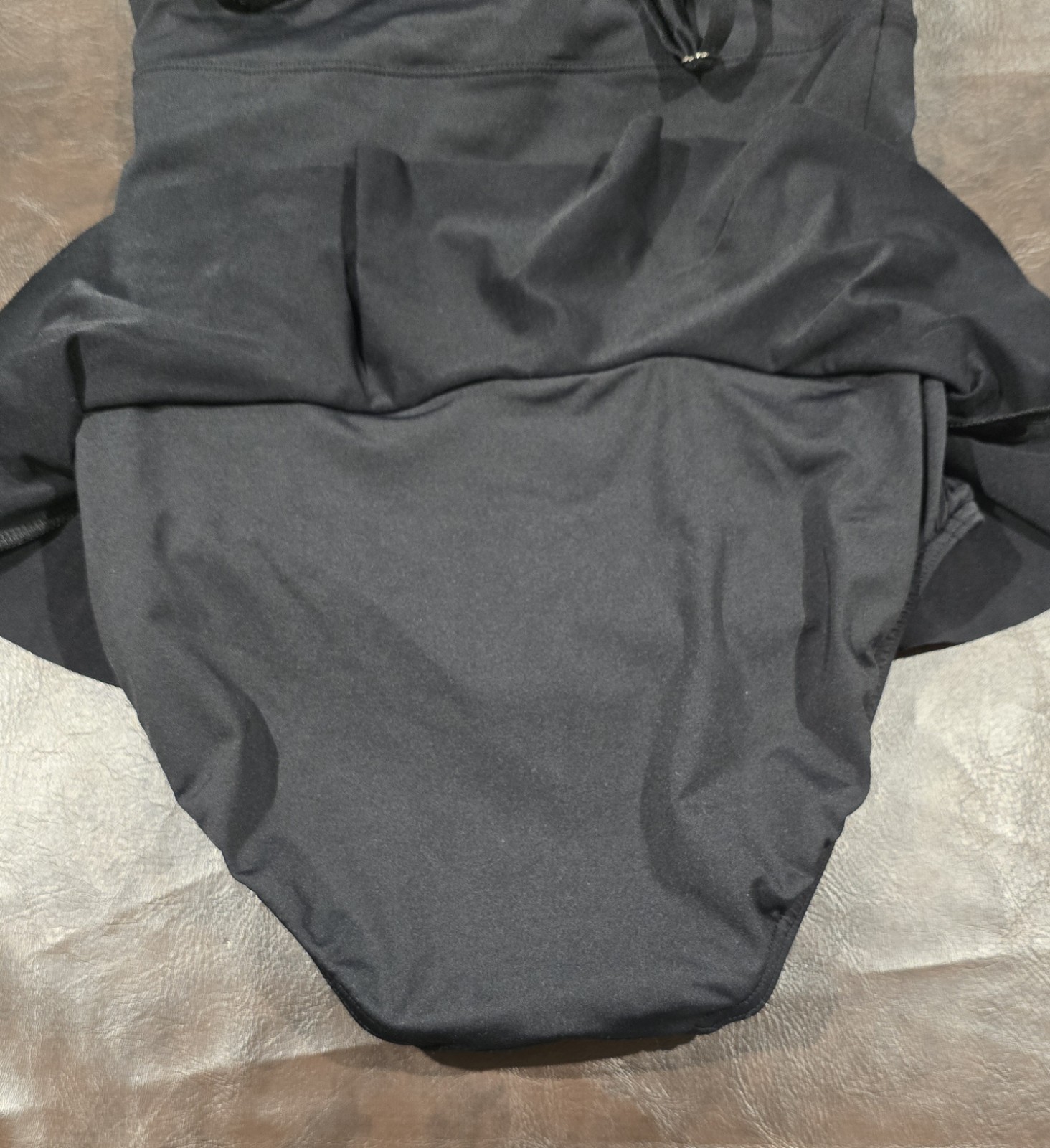 Lands’ End Women’s Sculpting Suit Ruffle Bandeau One Piece Swimsuit Sz 10 Black