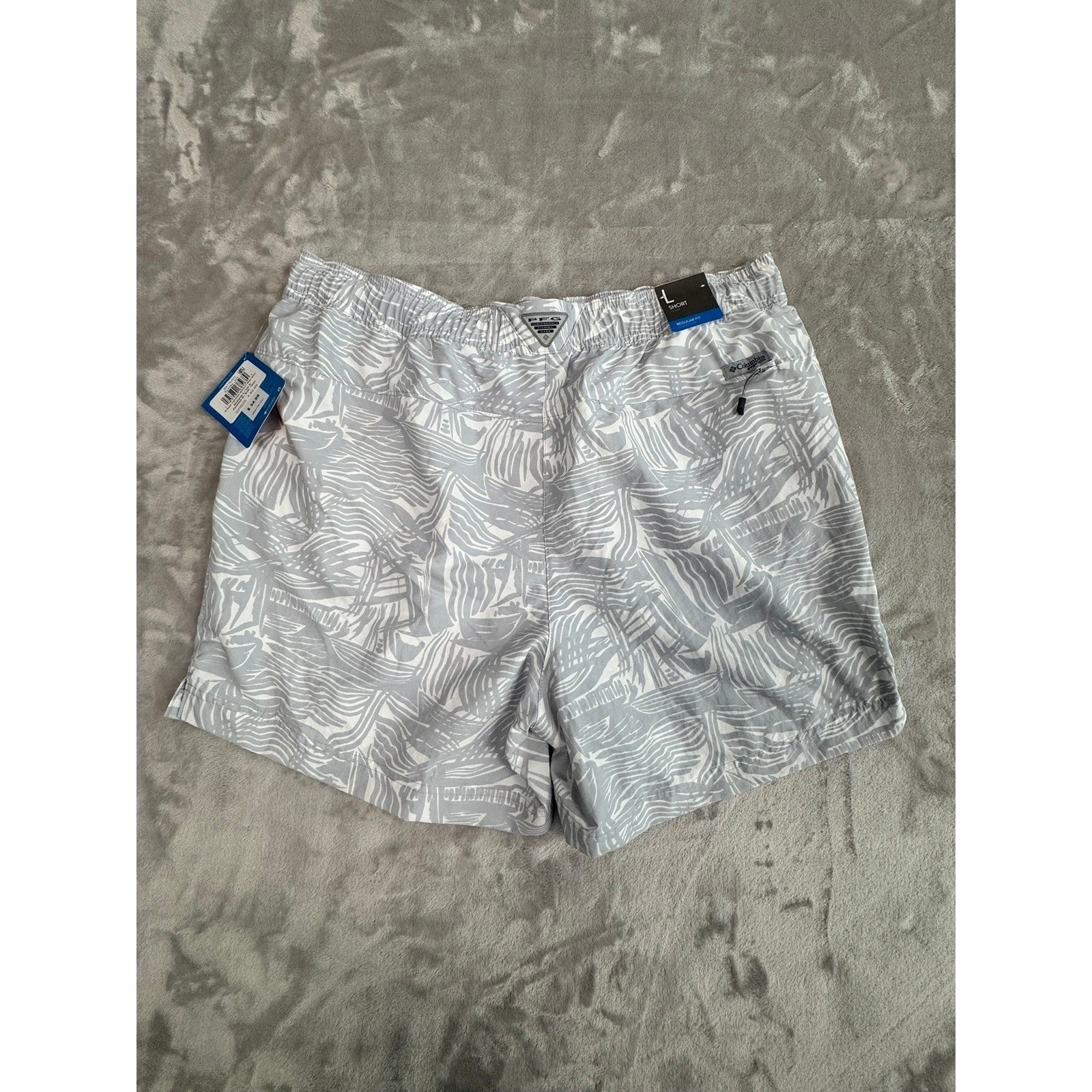 Columbia Women’s Super Clearwater Shores Water Shorts Size L Grey Leaf Print