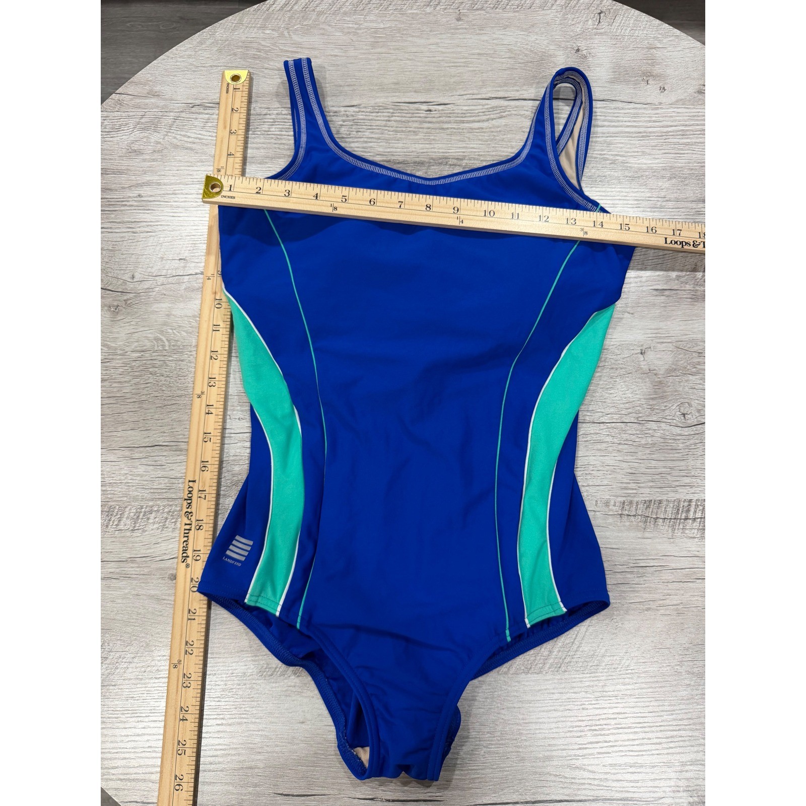 Lands’ End Scoop Neck Tugless Sport One Piece Swimsuit Size 8 DD Blue Aqua
