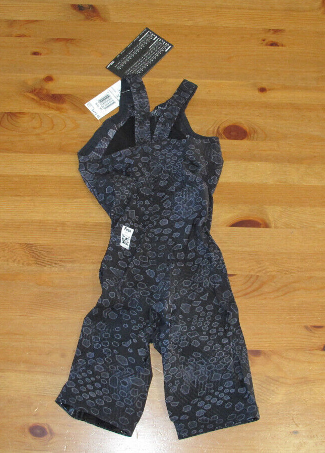 TYR Women’s Avictor Venom Closed Back Swimsuit Black/Grey Size 23 AVFC6A