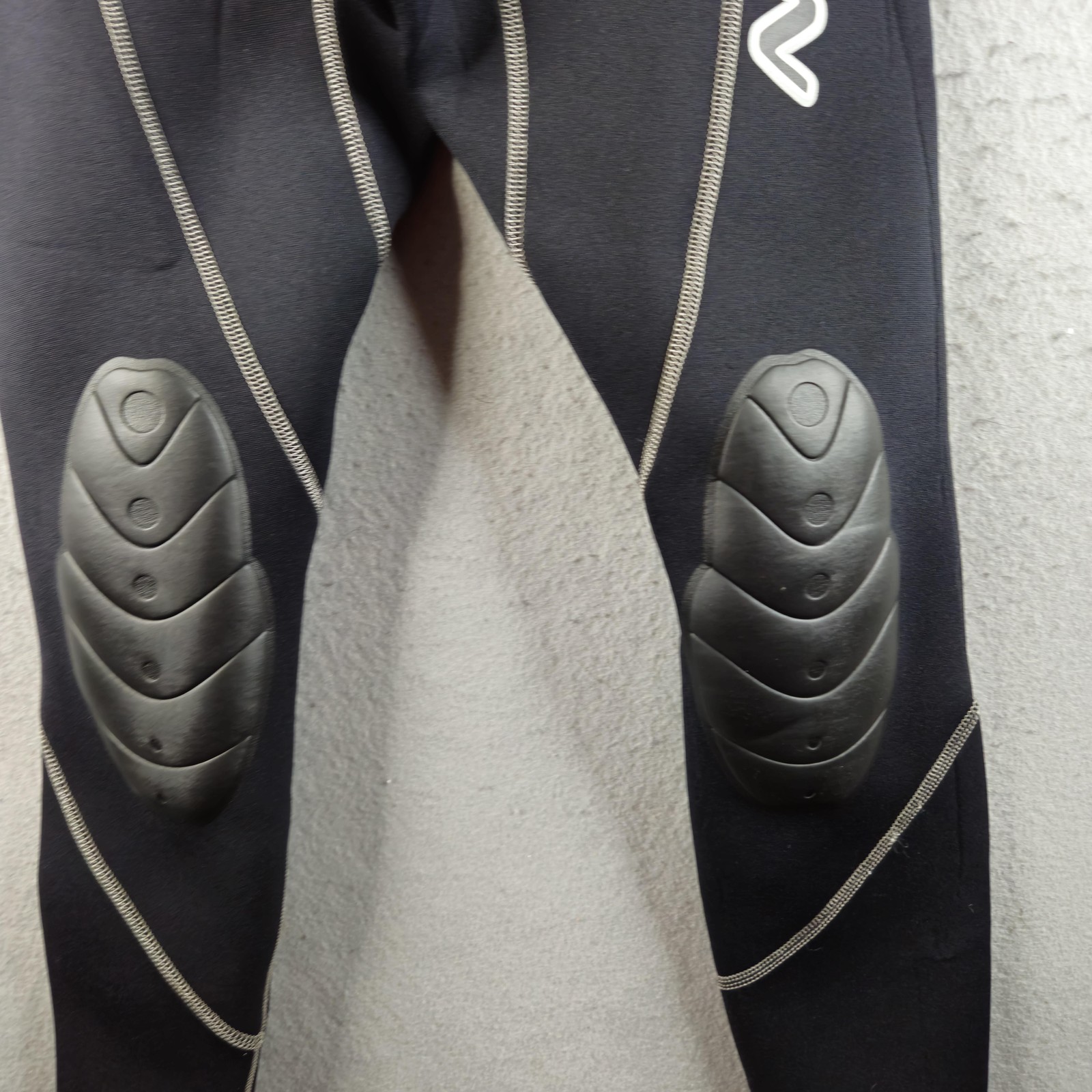 NeoSport Wetsuit Full Body Suit Womens Size 14 3/10MM Surf Swim Scuba Black Gray