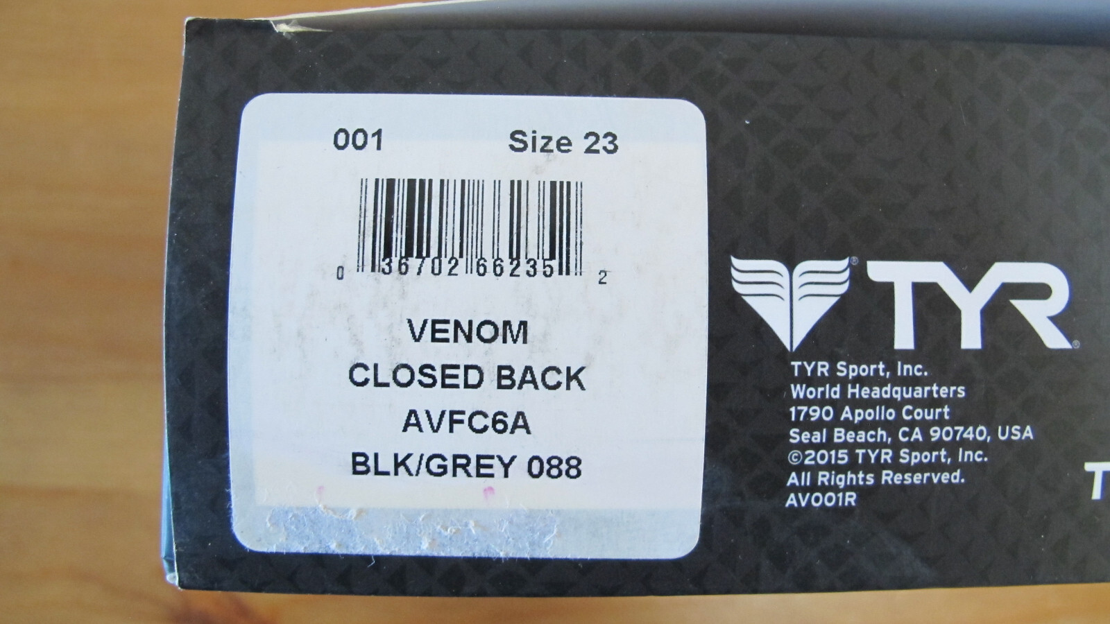 TYR Women’s Avictor Venom Closed Back Swimsuit Black/Grey Size 23 AVFC6A