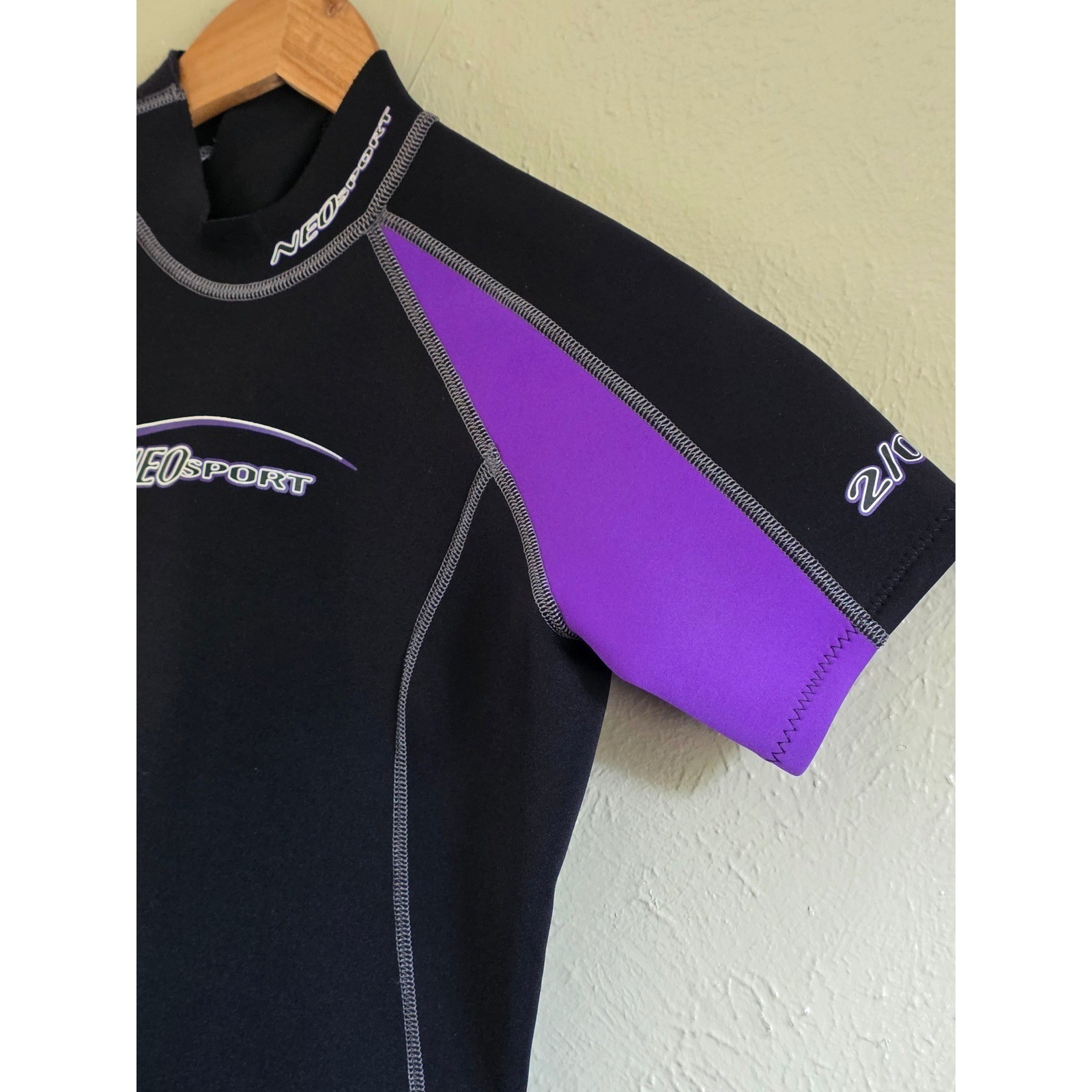 NeoSport Womens Shorty Wetsuit Sz 8 Black Purple 2mm Neoprene Scuba Surf Snorkel