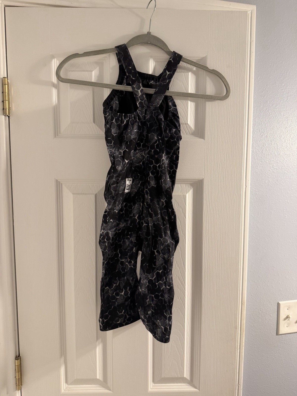 TYR Women’s Avictor 2.0 Closed Back Tech Suite Size 25