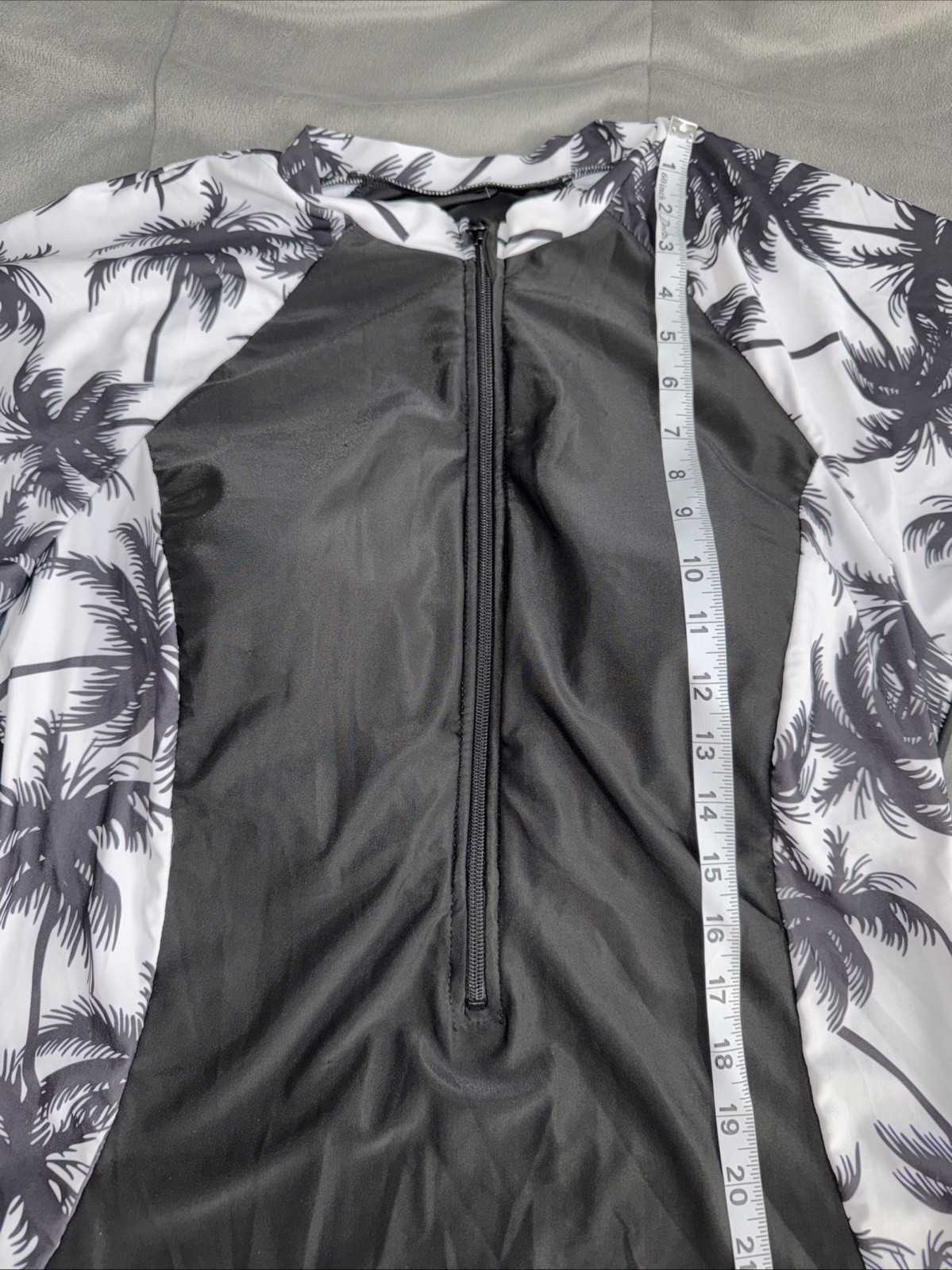 Unbranded Women’s Short Sleeve, Shorts 1pc 3/4 Zip Up Surfing Swim Suit Sz 4XL