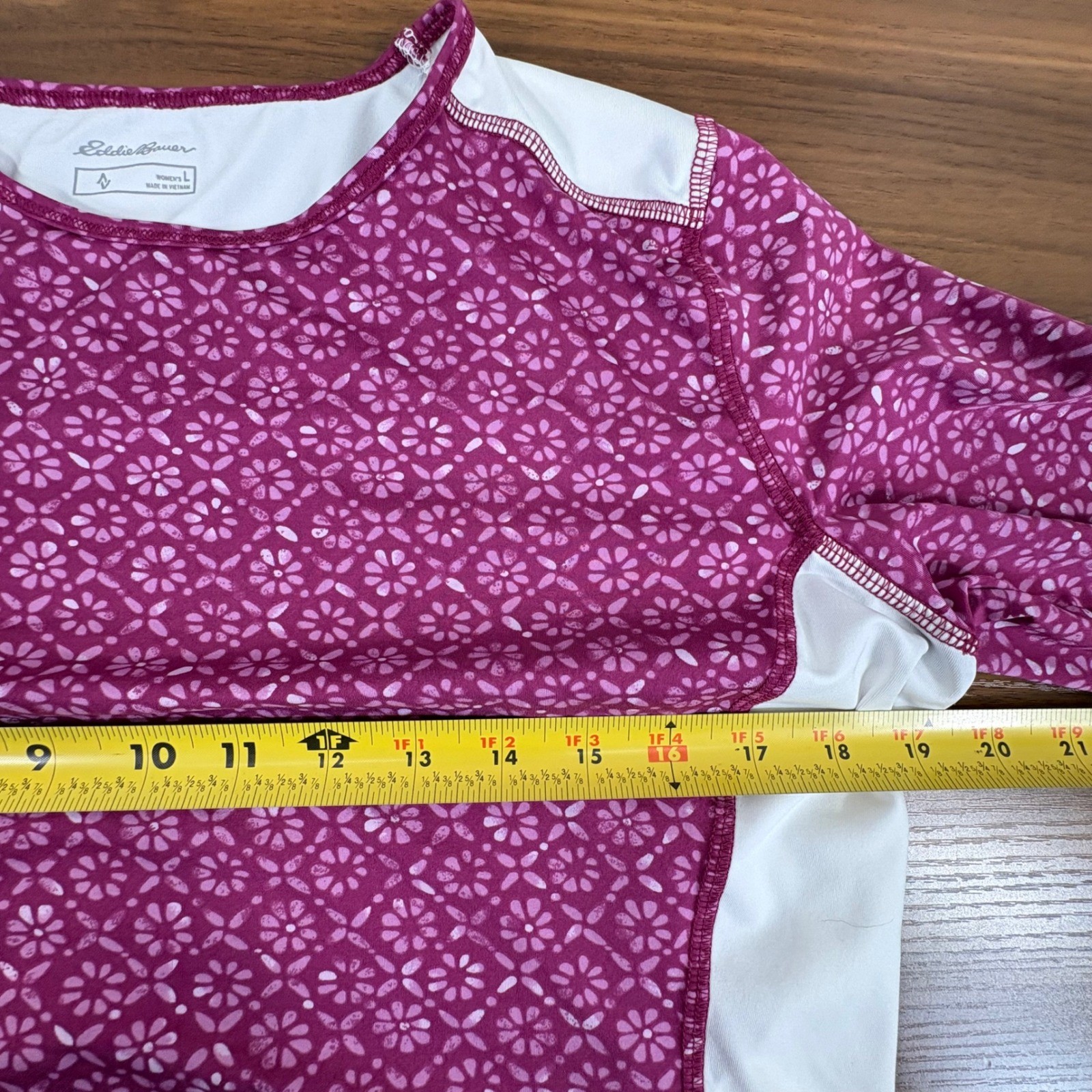 Eddie Bauer Long Sleeve Amphib Rashguard Swim Top Berry Pink Floral White Large