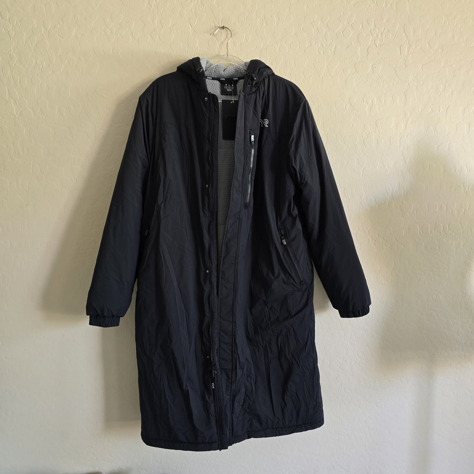 TYR Black Swim Tech Parka Coat with Hood Size Small Hydrosphere NWT