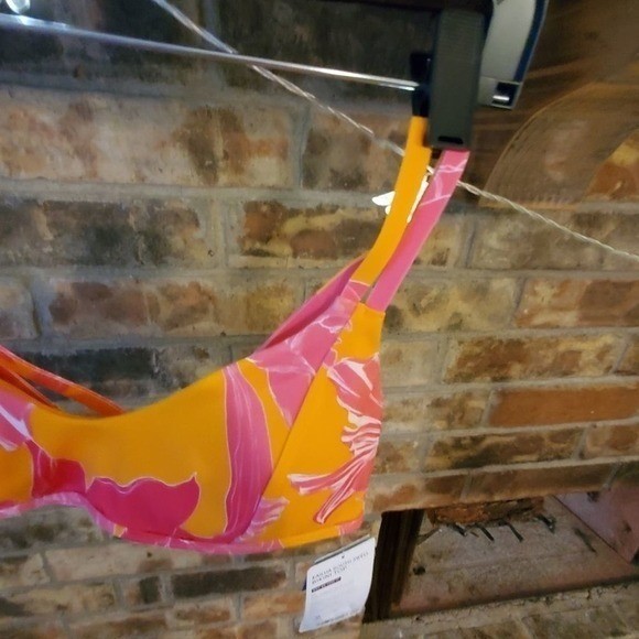 Athleta Kailua Orange Pink Mid Rise Lycra Xtra Life South Swell Bikini Top NWT