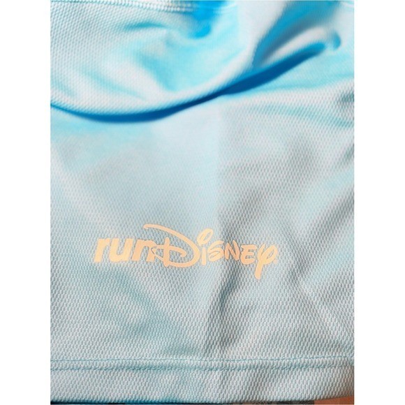 Brooks Run Disney Princess Moana size XL 10K 2026 Women’s Aqua Performance Tee