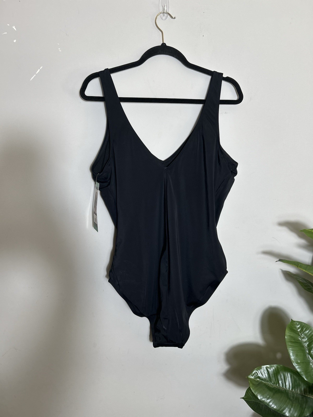 TYR Swimsuit One Piece Solid Female Diamond Size XL Color Black NWT