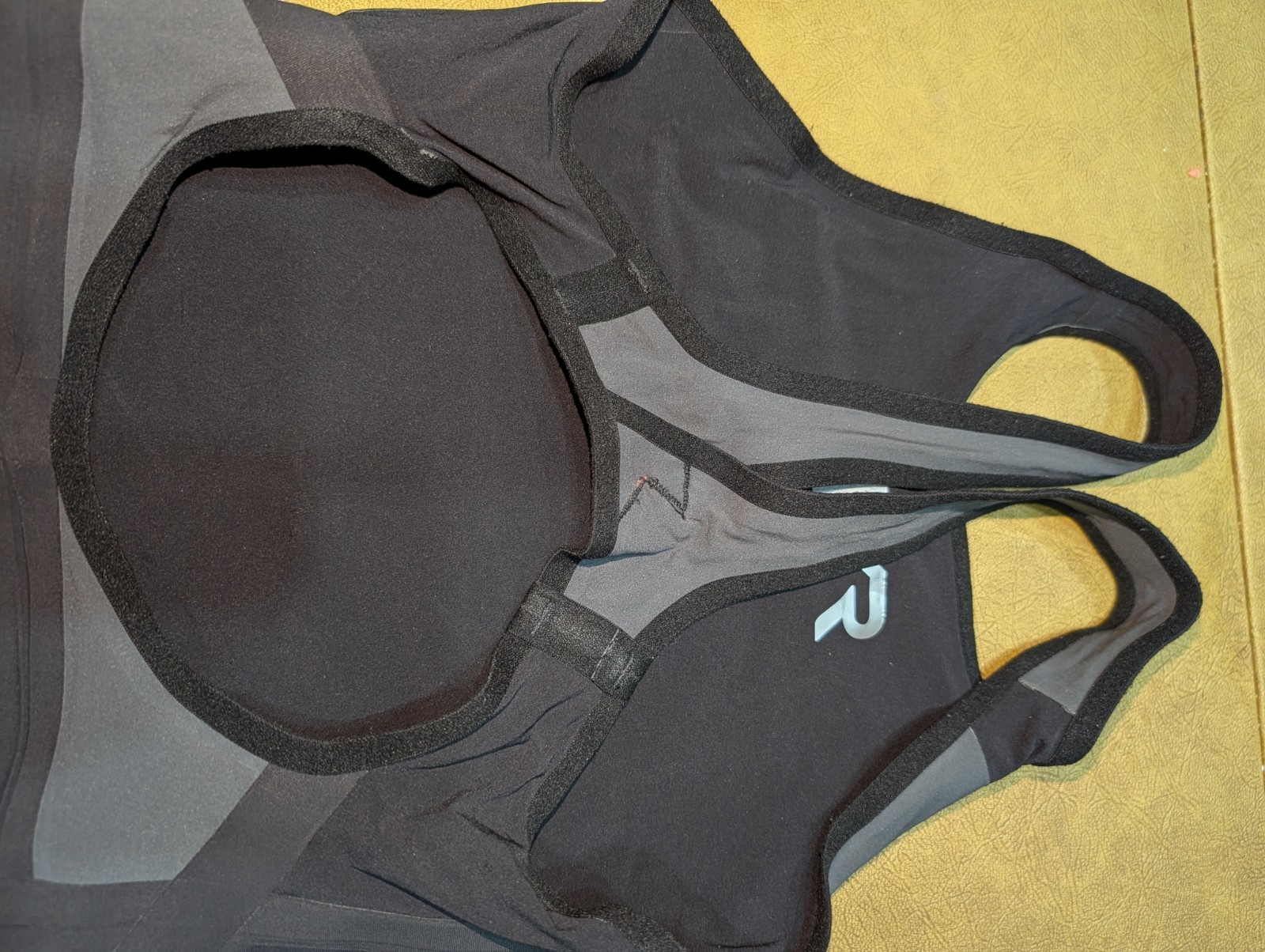 TYR Venzo Phantom Black Open Back Knees in Tech Suit Swimsuit Size 25