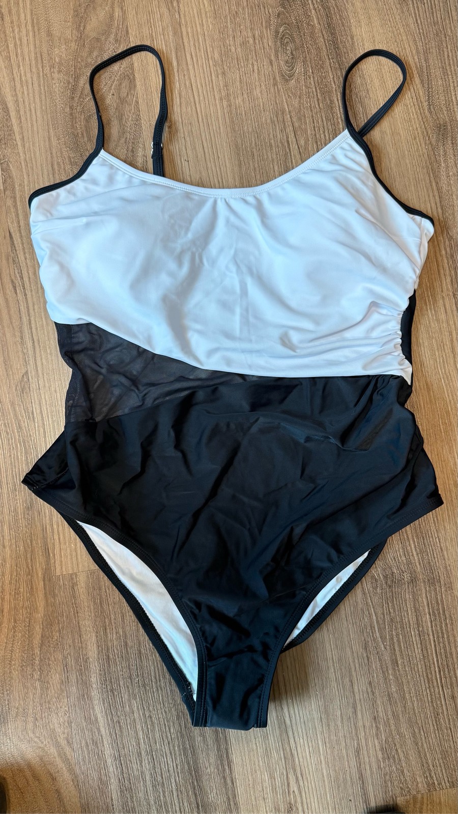 Cupshe One Piece Swimsuit Women’s XL Black White Color Block Mesh Ruched