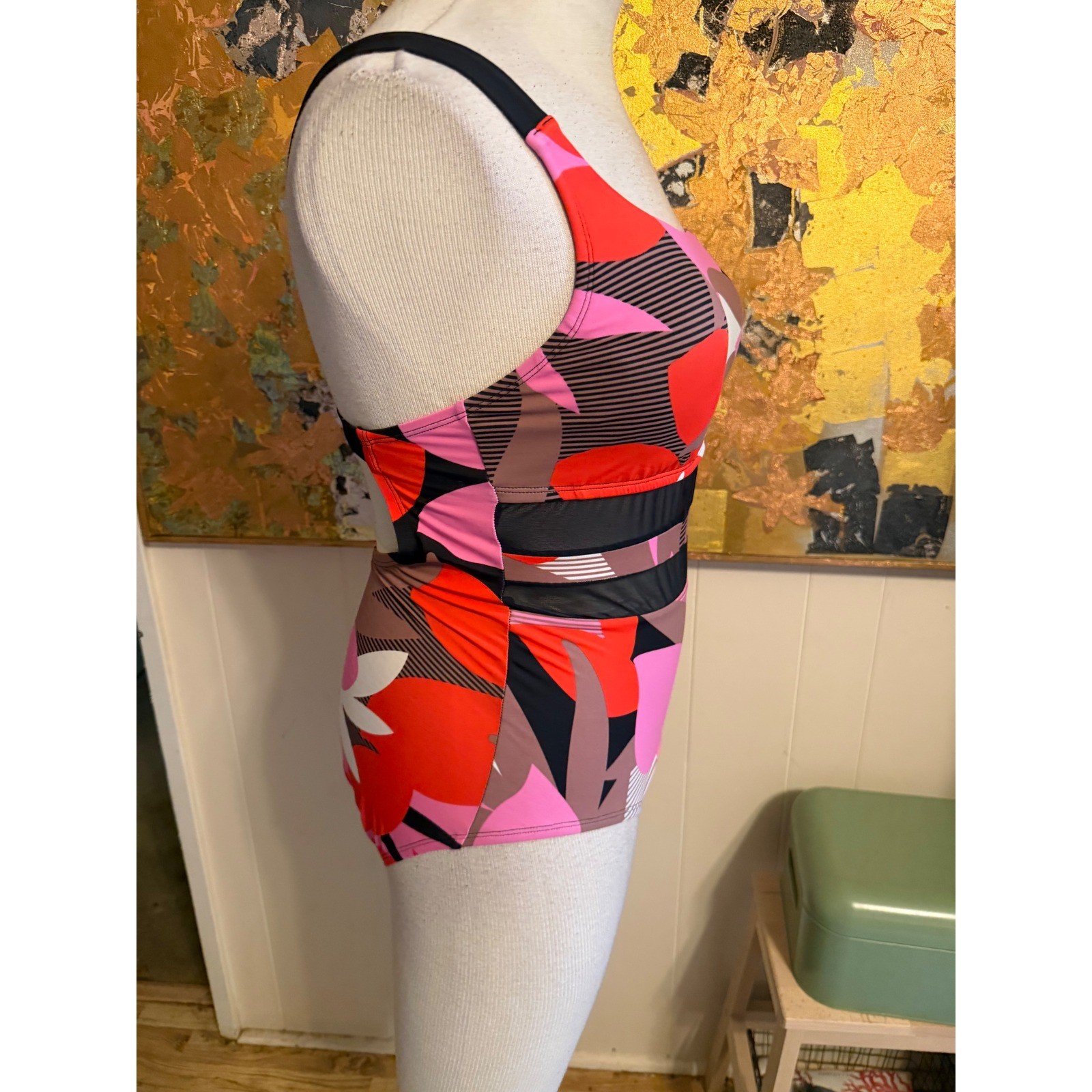 Nike Jungle One Piece Women’s Swim Suit With Mesh Cut Outs EUC XL
