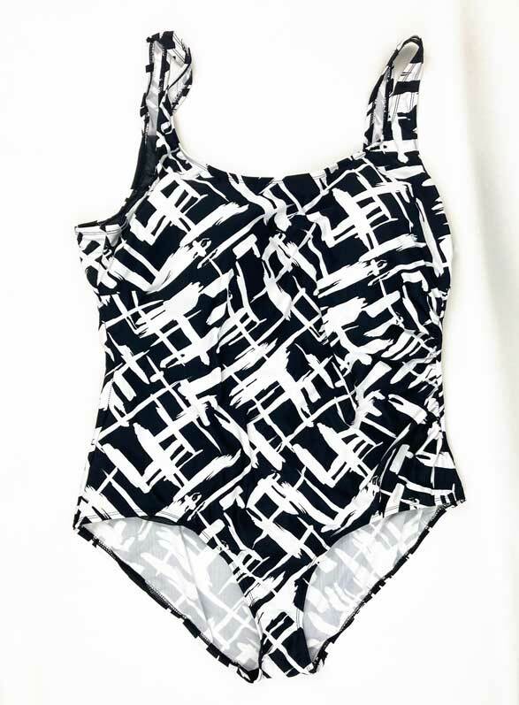 Beach Belle One Piece Swimsuit Womans Plus Size 24 Black & White W/Sarong NWT