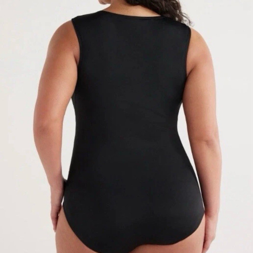 Embrace Your Curves Miraclesuit Brand XL Black Amelia O Ring 1 Piece Swimsuit