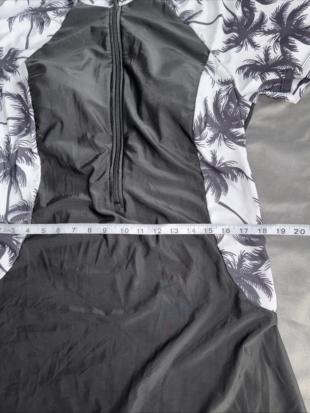 Unbranded Women’s Short Sleeve, Shorts 1pc 3/4 Zip Up Surfing Swim Suit Sz 4XL