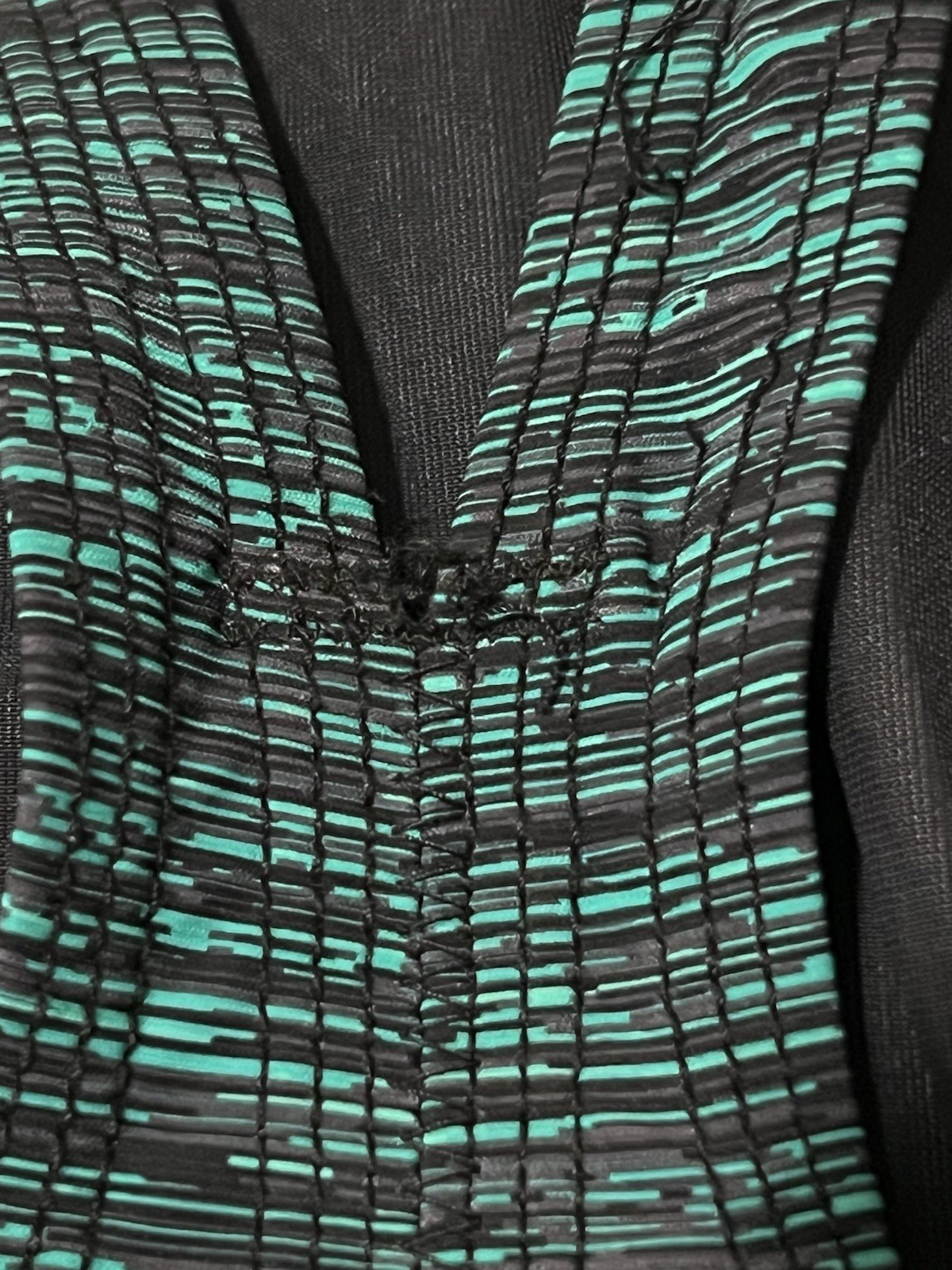 TYR Avictor Tech Suit Womens 24 Kneeskin Black Green Racing Swimsuit Fair Used