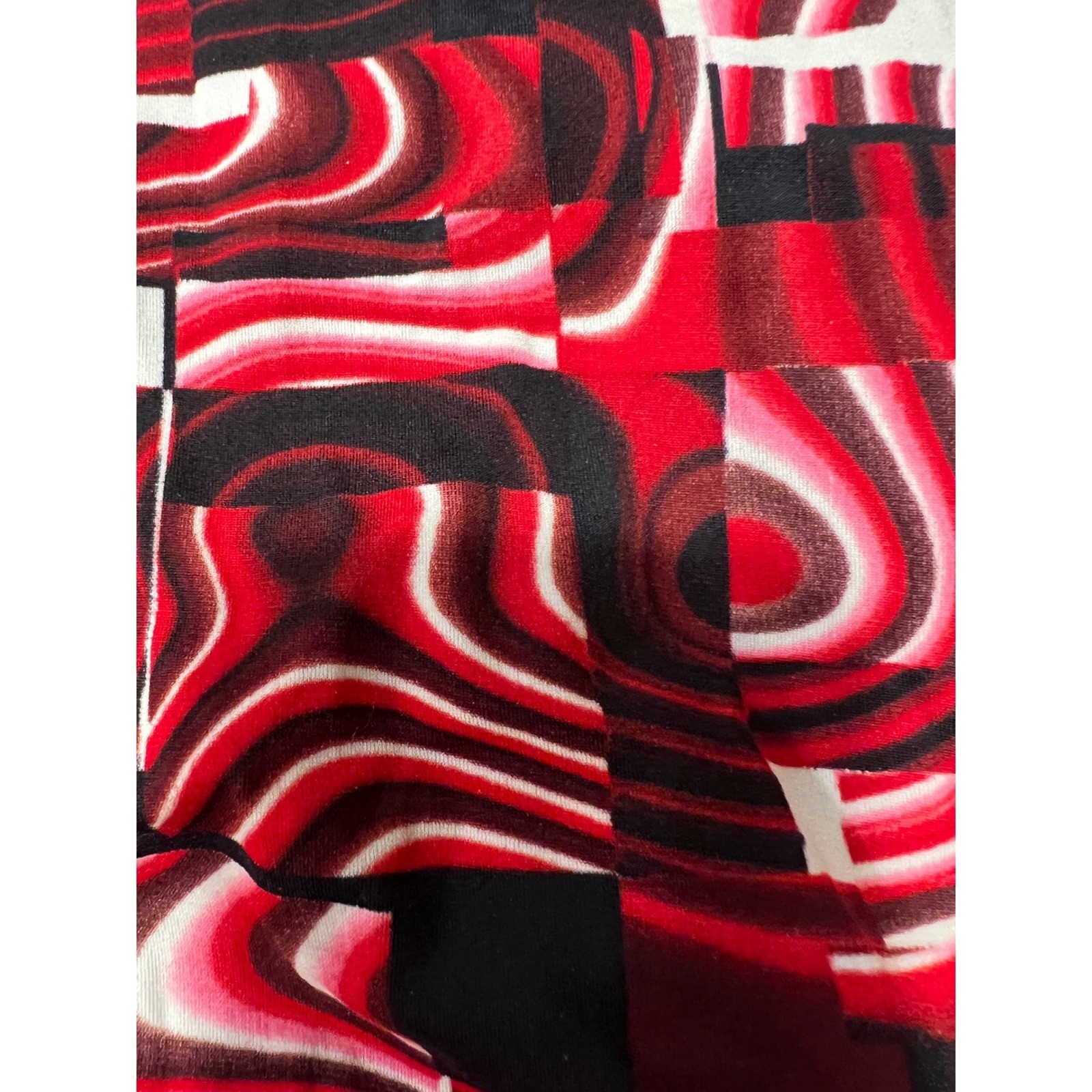 Speedo Endurance+ Womens 32 One Piece Swimsuit Red Black Swirl Geometric Cutout