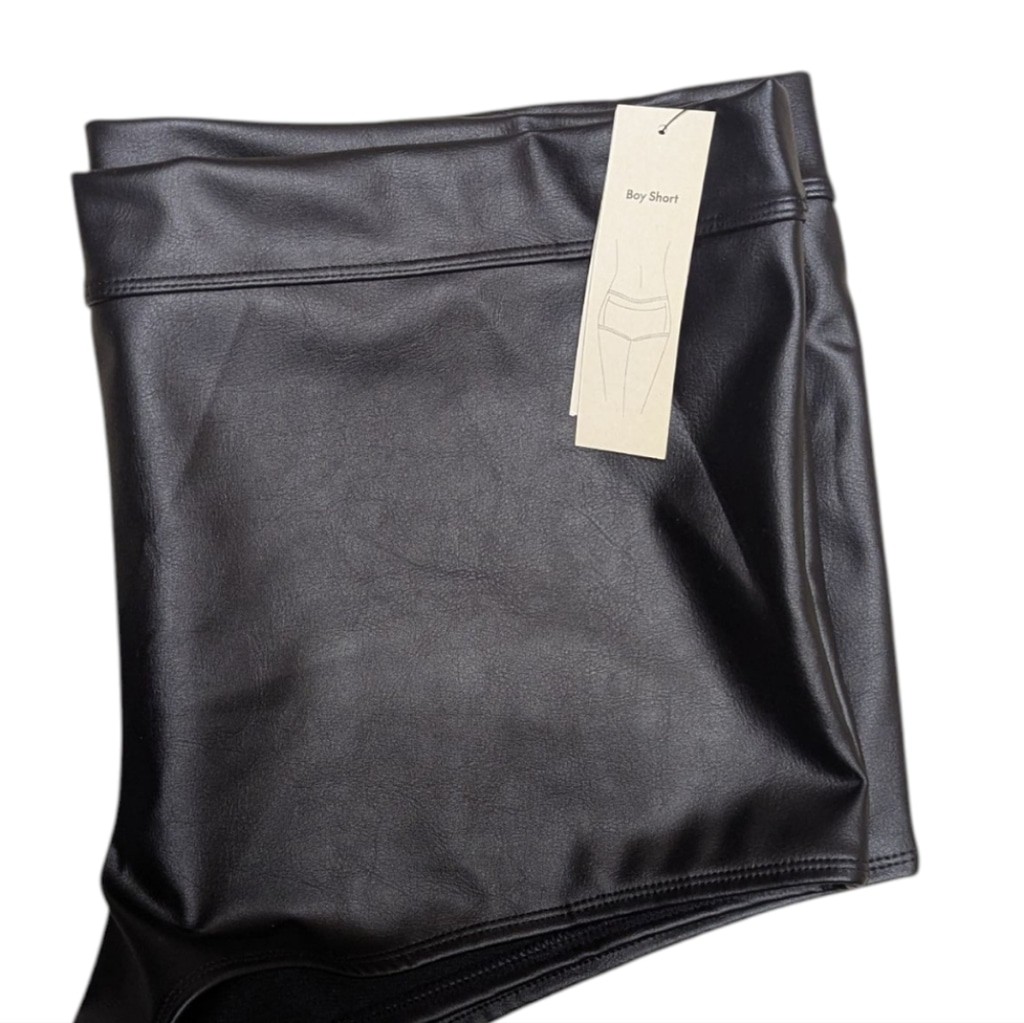 No Boundaries Faux Leather Boyshorts Women’s Swim Bottom XL New With Tags