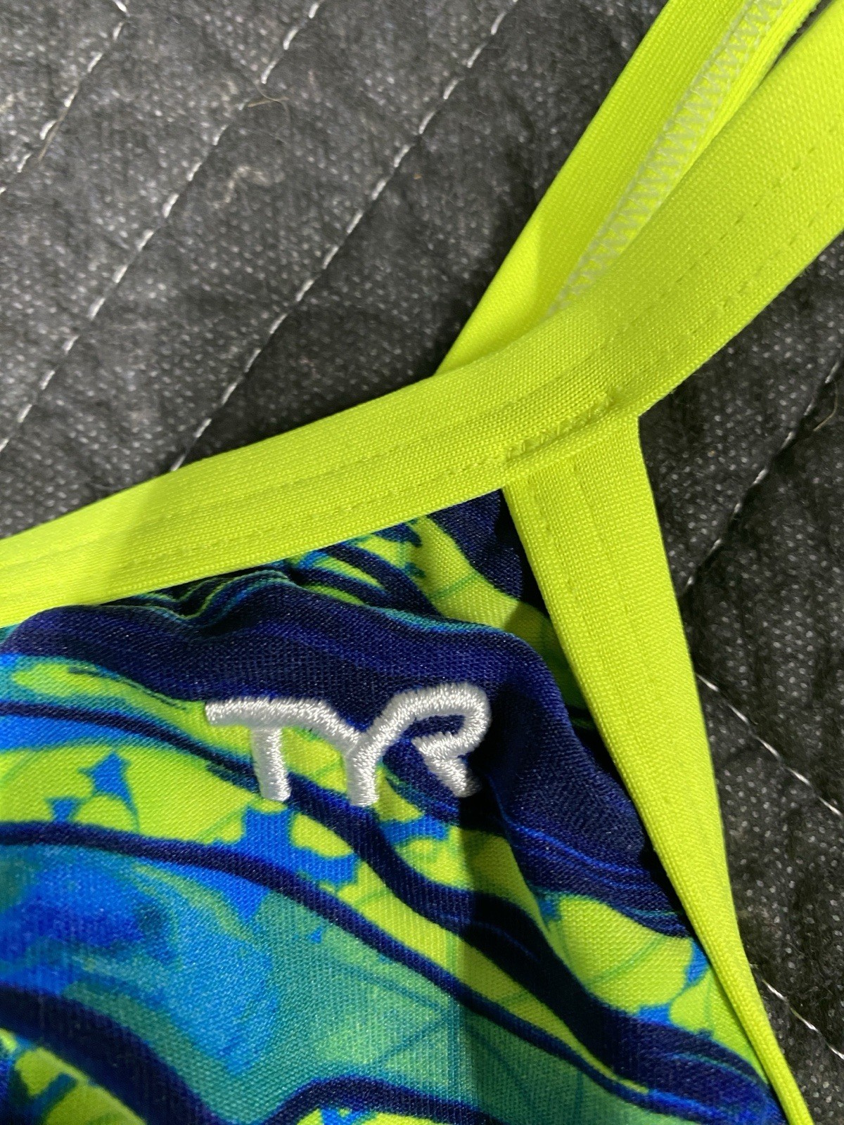 TYR Women’s Competitive One Piece Swimsuit Size 28 Blue Green Pattern