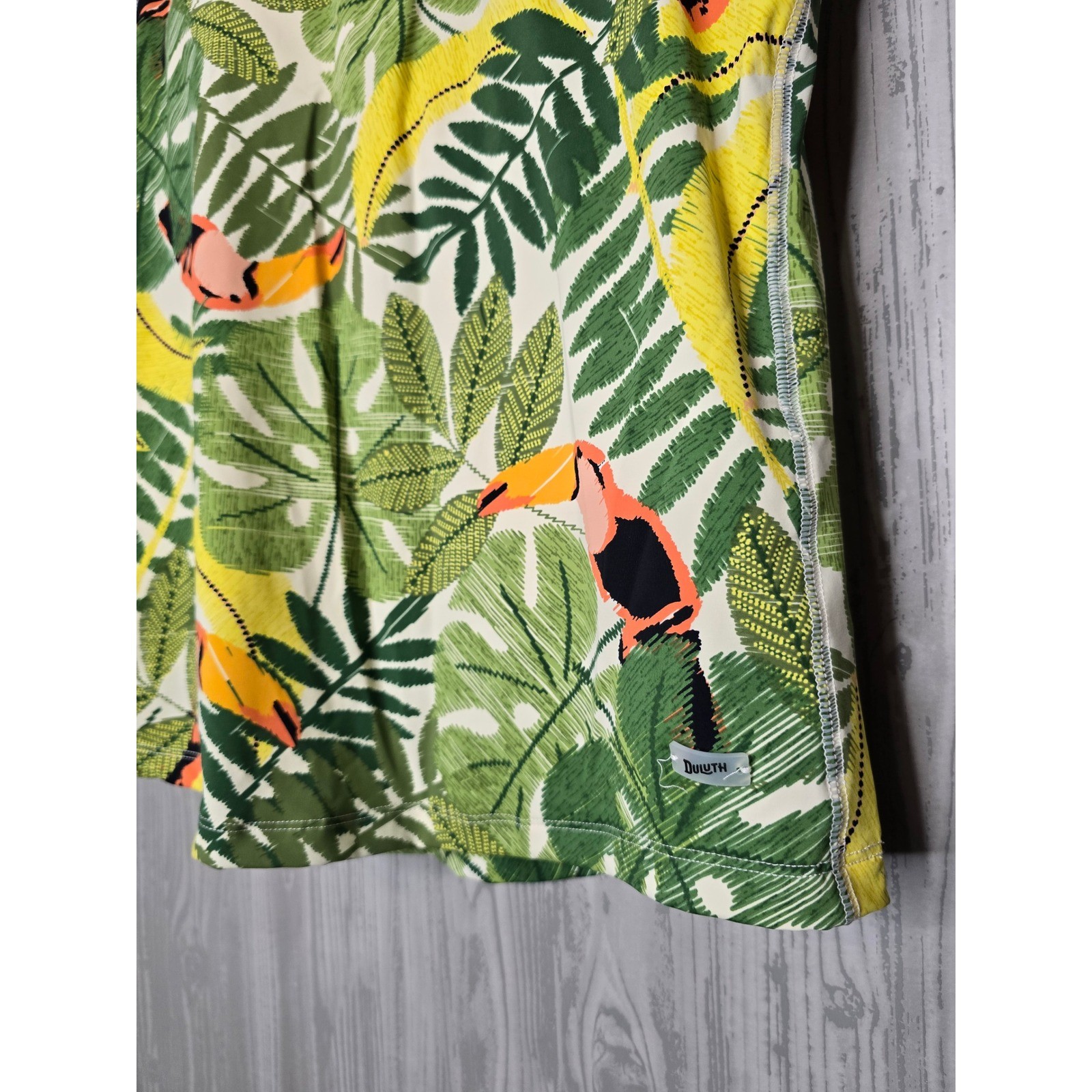 Duluth Trading Co Suit Up Swim Builtin Bra Tropical Toucan RashGuard Swim Size 8