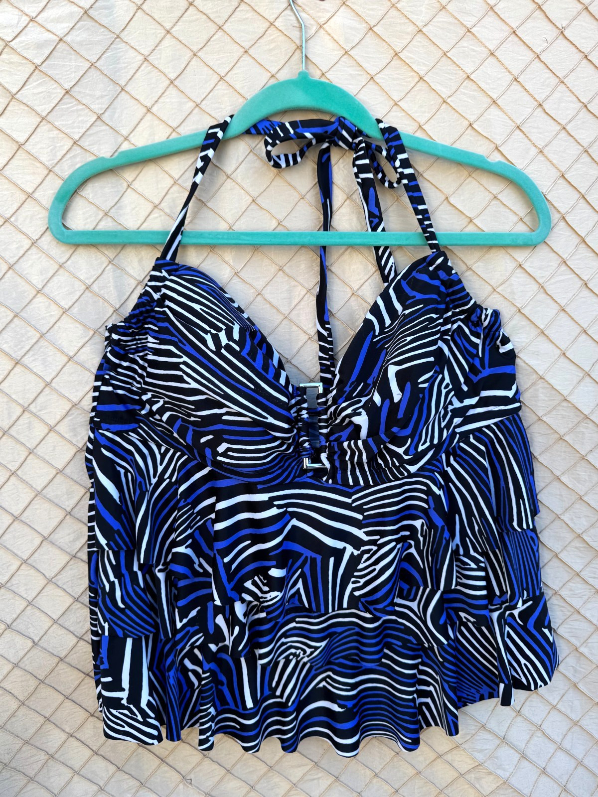 Catalina Size 1X (16W) Women’s Black Print V-Neck Halter tie Tankini Swim Top
