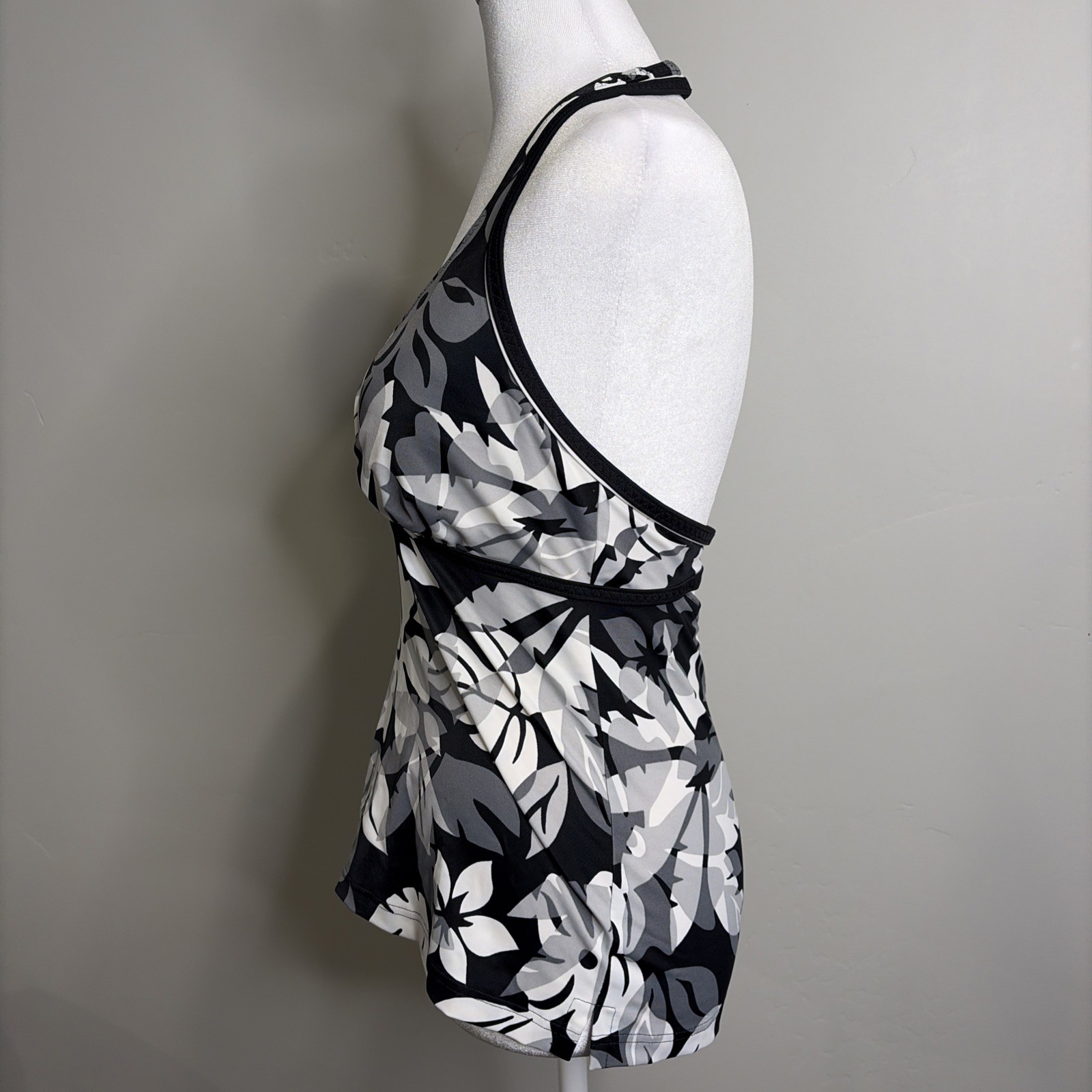 Lands’ End Tankini Top Sz 8 Women’s Black & White Floral Halter Beach Summer