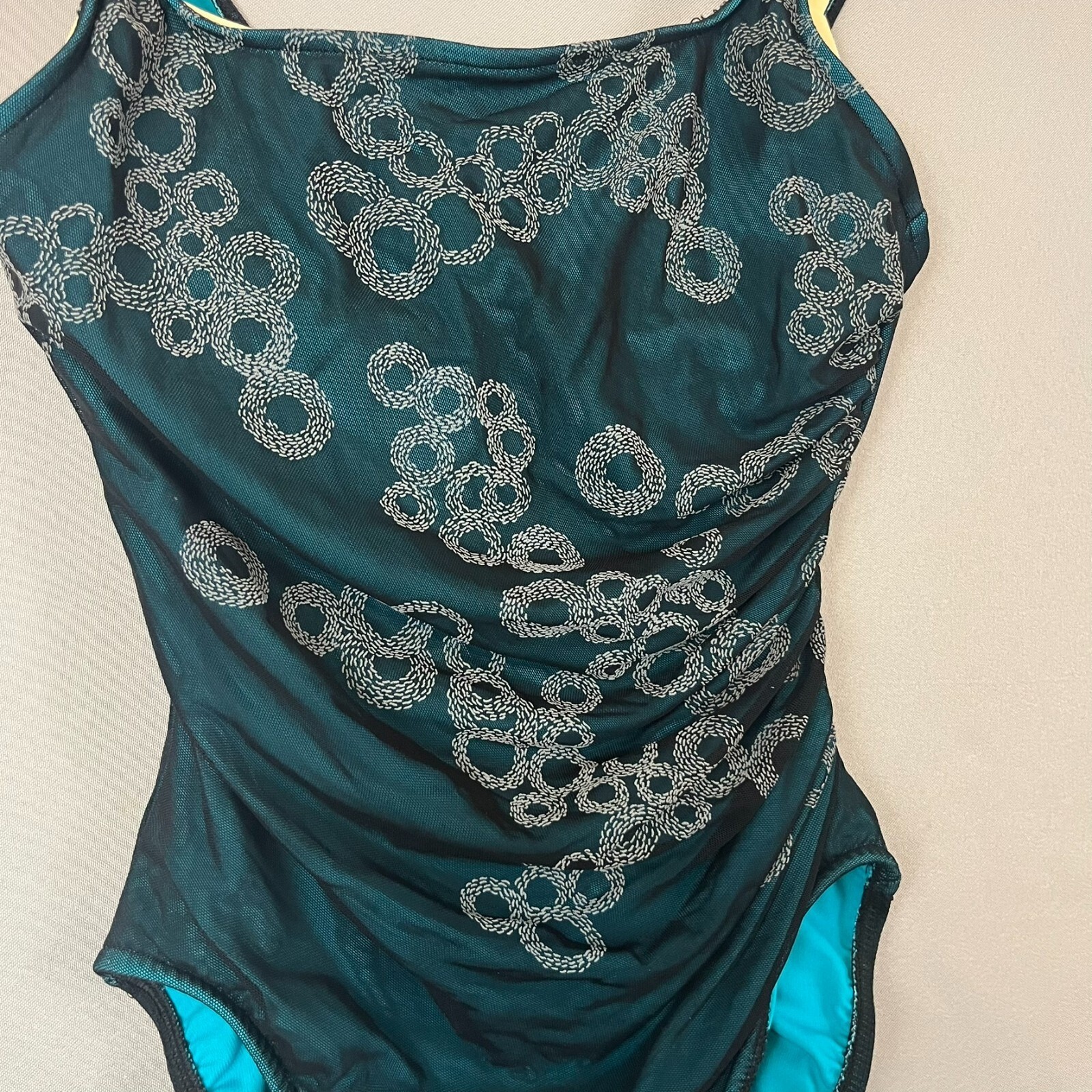Miraclesuit Swimsuit Women’s 8 Deep Green Mesh Stretch One Piece Built In Bra