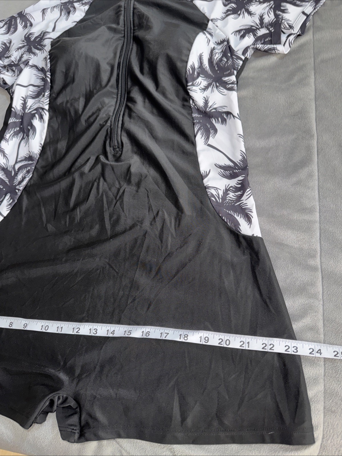 Unbranded Women’s Short Sleeve, Shorts 1pc 3/4 Zip Up Surfing Swim Suit Sz 4XL