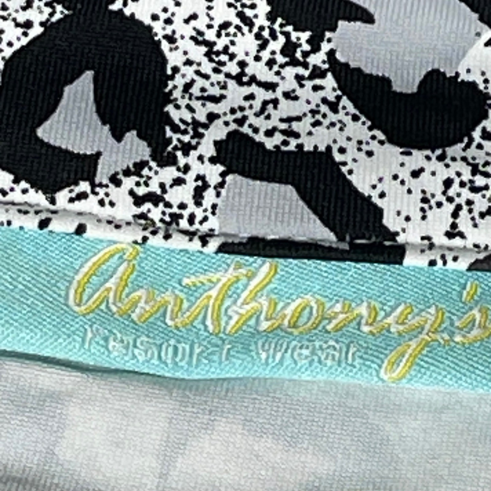 Anthony’s Resort Wear Leopard Print Quarter Zip Long Sleeve UPF 50 Women M