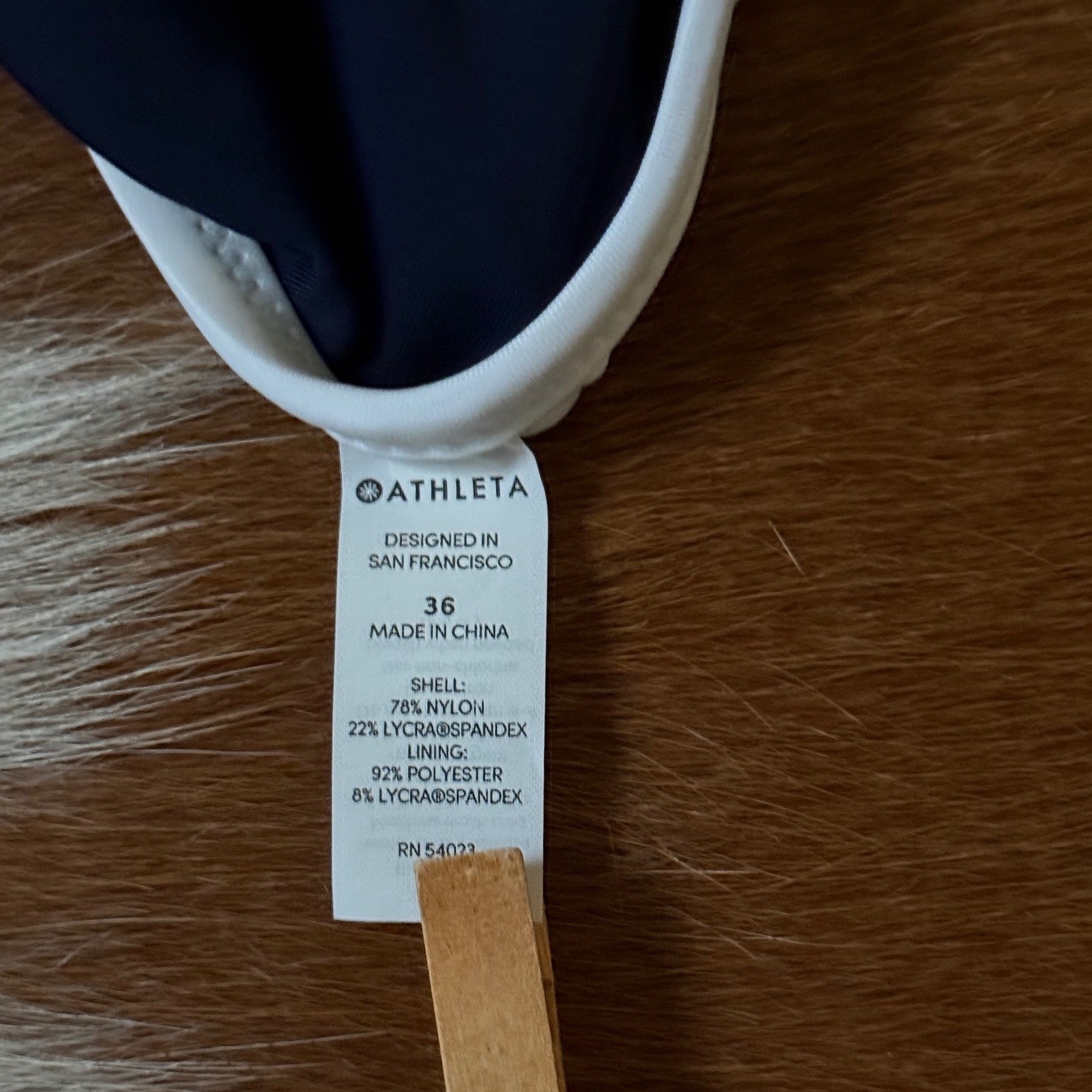 Athleta Freestyle Colorblock One Piece Swimsuit Swim Water Sports Resort L/36