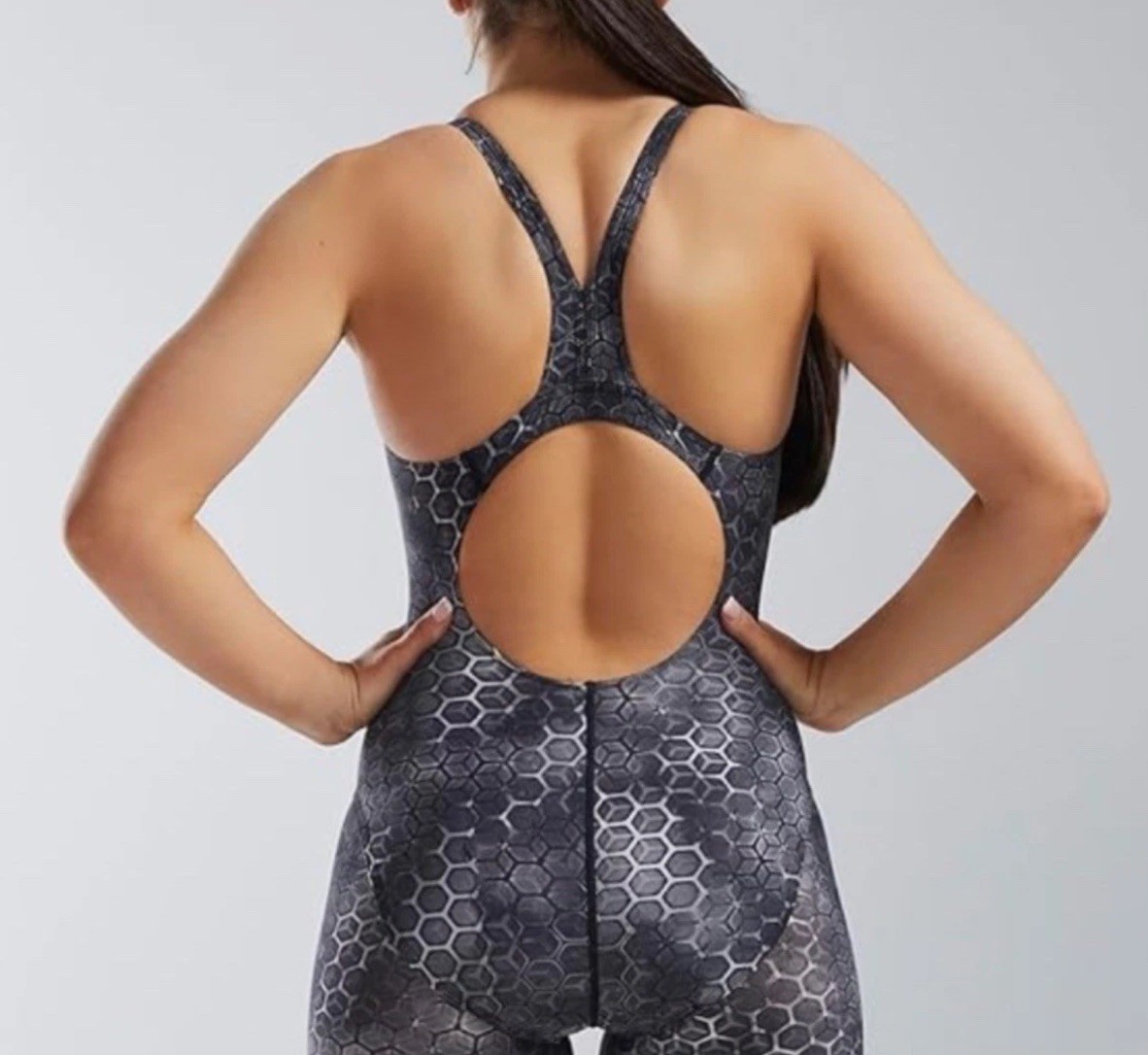 New TYR THRESHER Akurra Women Size 20 Gray Swimsuit Compression (T1-4)