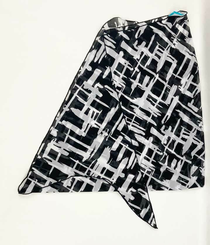 Beach Belle One Piece Swimsuit Womans Plus Size 24 Black & White W/Sarong NWT
