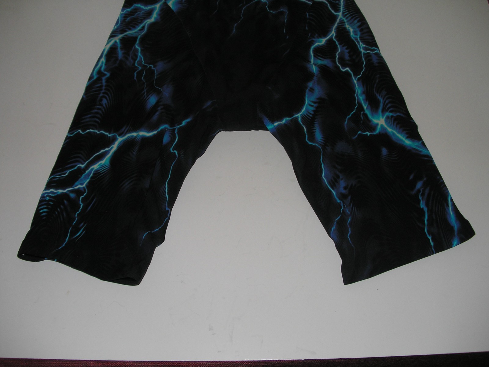 TYR Women’s Venzo Phantom Oblivion Close Bck Kneeskin Tech Suit Swimsuit 26 Blue