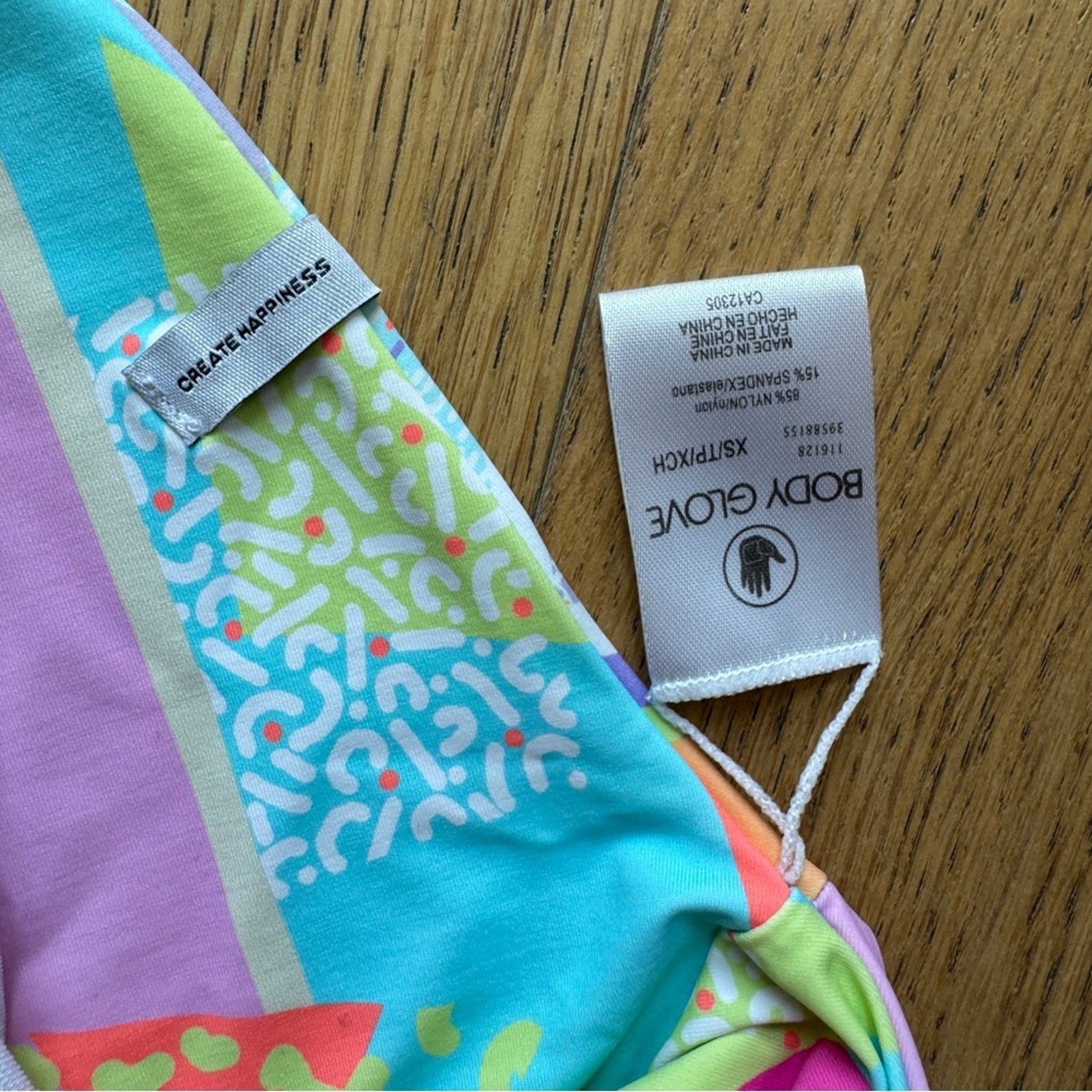 Body Glove Printed Bikini Top Size S – Bottom Size XS – NWT