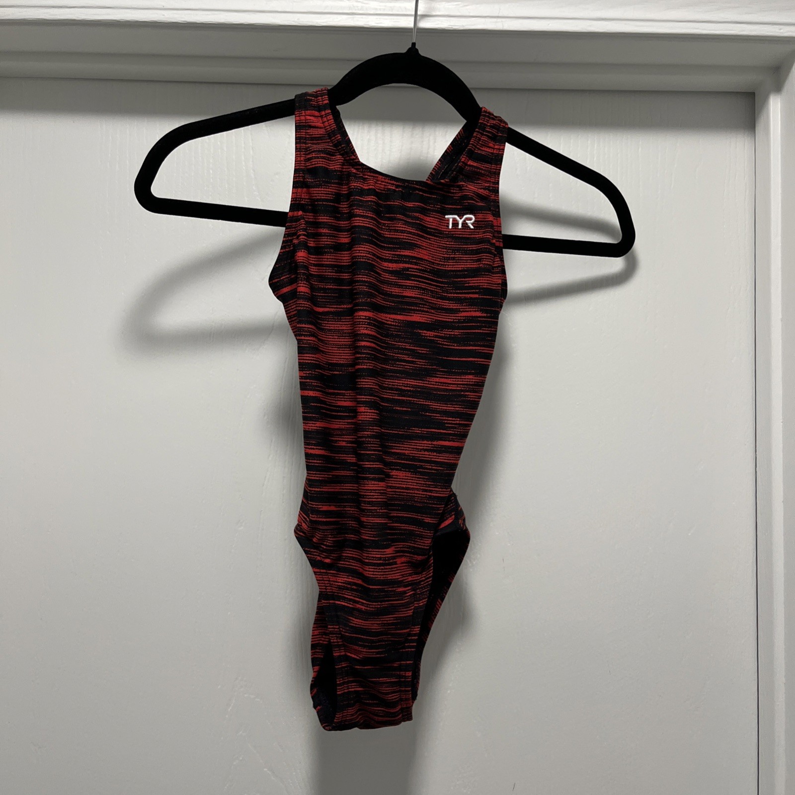 TYR Women’s Fizzy Maxfit Swimsuit – XS (24) Red Black One Piece Competitive Swim
