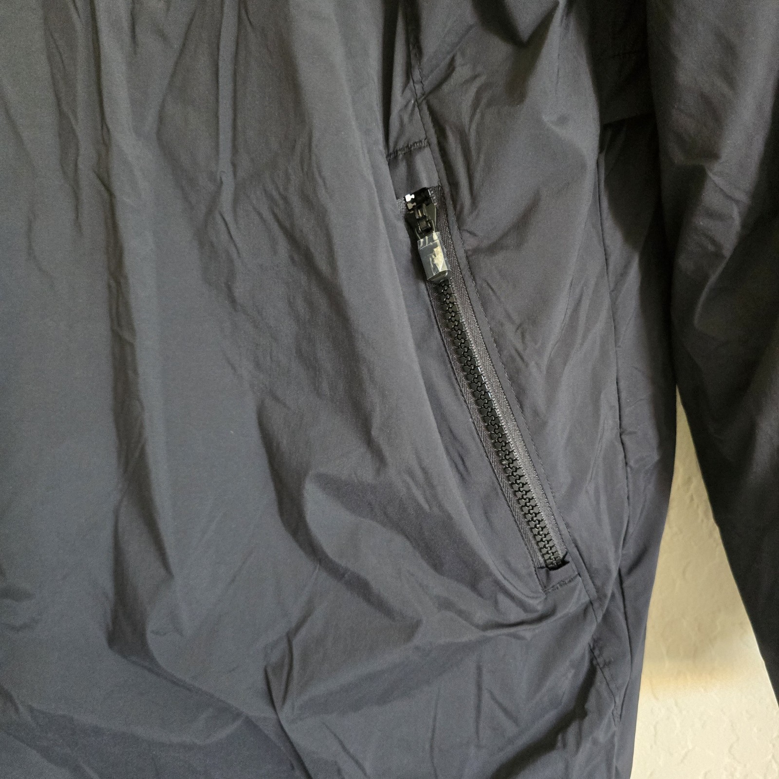 TYR Black Swim Tech Parka Coat with Hood Size Small Hydrosphere NWT