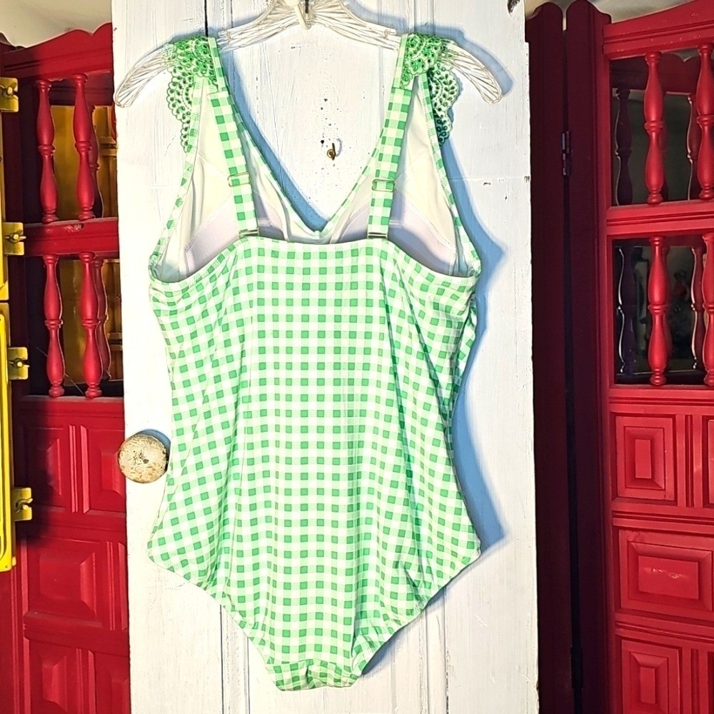 Lands’ End Womens Checked Green White Eyelet Ruffled One Piece Swimsuit 16W