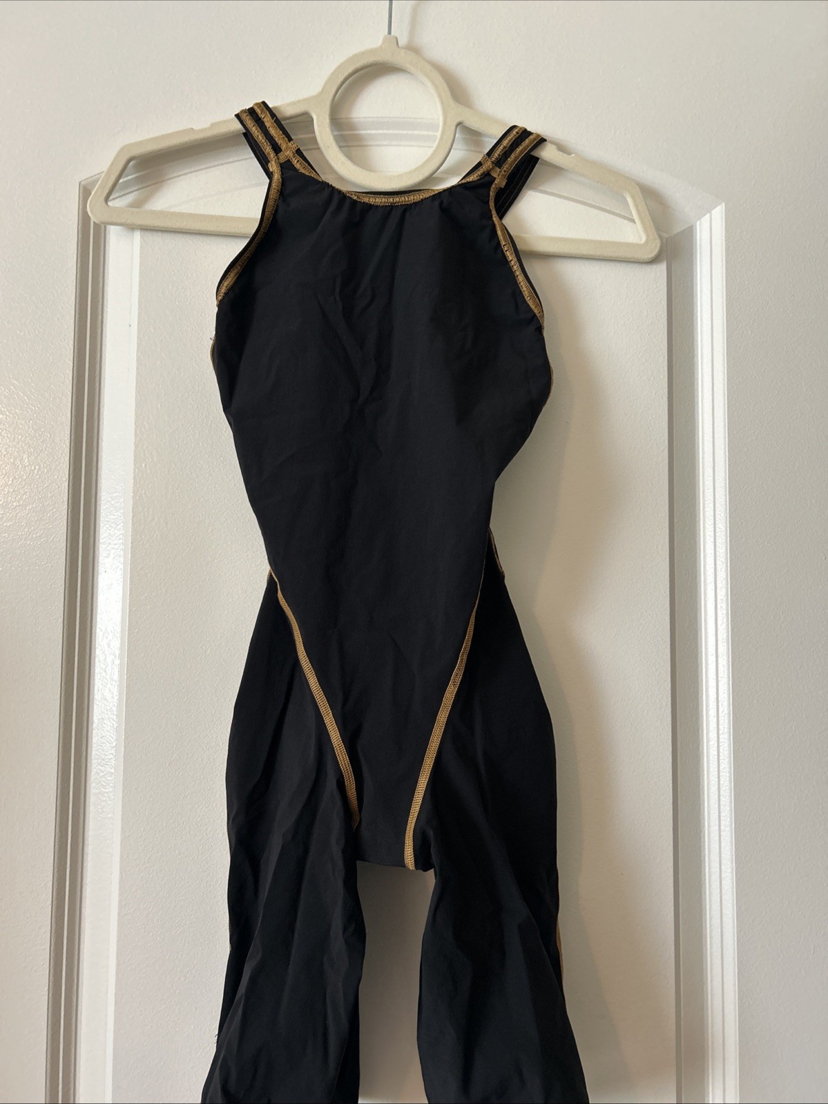 Speedo SIZE 23 – Lzr Racer Pro Recordbreaker Kneeskin Blk/Gold Trim – PRE-OWNED